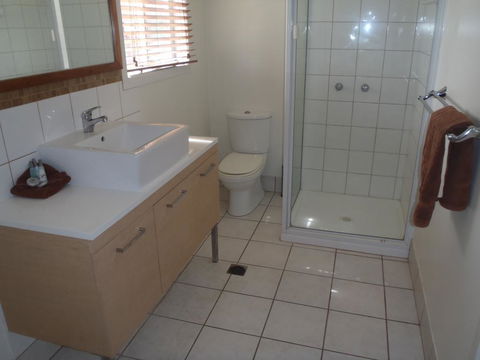 Beachside Holiday Units - Tourism Caloundra 1