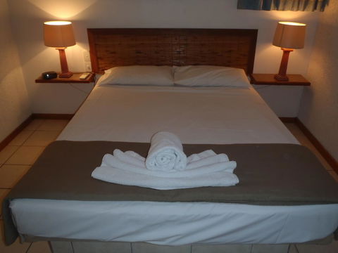 Beachside Holiday Units - Tourism Caloundra 3