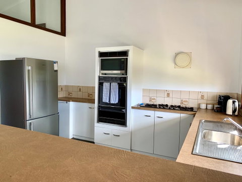 Beachside House - Tourism Caloundra 2