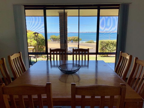 Beachside House - Tourism Caloundra 0
