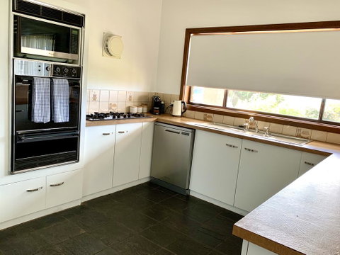 Beachside House - Tourism Caloundra 1
