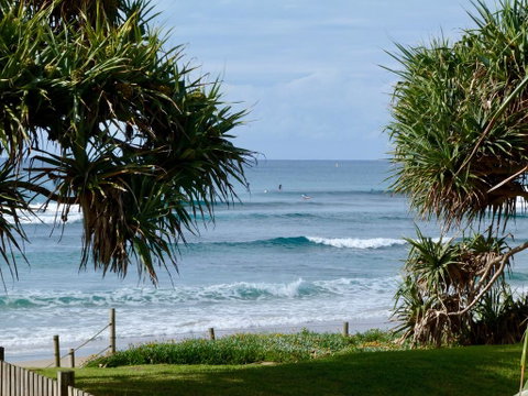 Beachside Lennox - Tourism Caloundra 0