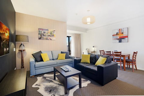 Beau Monde Apartments Newcastle - Boulevard Apartments - Tourism Caloundra 1