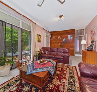 BEAUTIFUL HOLIDAY HOME CLOSE TO KU-RING-GAI CHASE NNT328 - Tourism Caloundra