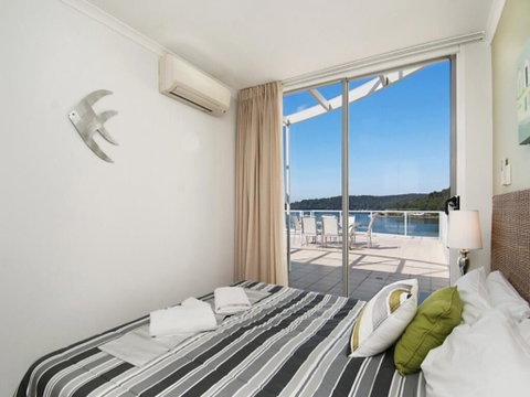 Bella Mare - 2 Bedroom Ocean View Terrace Apt - Tourism Caloundra 3