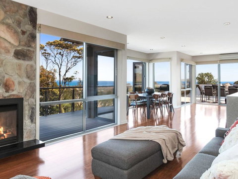 Bella Vista - Simply Stunning, Amazing Panoramic Bay Views! - Tourism Caloundra 2