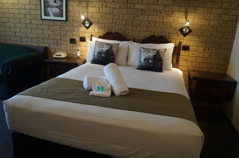 Belltower Motor Inn - Tourism Caloundra 2