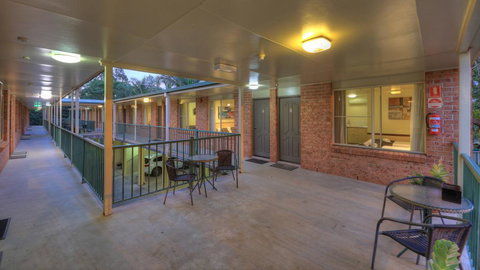 Bent Street Motor Inn - Tourism Caloundra 1