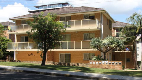Bentley 3 - North Street - Tourism Caloundra 0