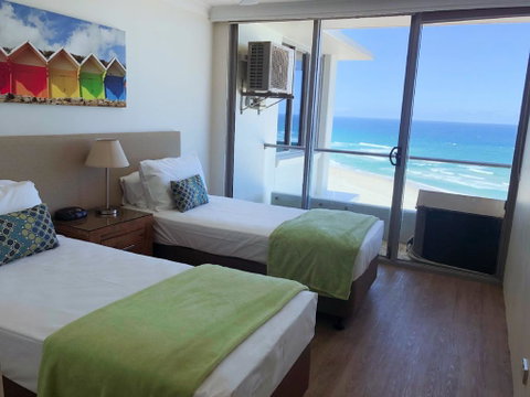 Berkeley On The Beach - Tourism Caloundra 2