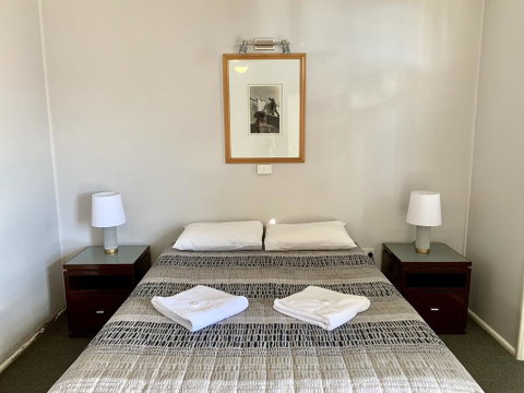 Bermagui Beach Hotel - Tourism Caloundra 3