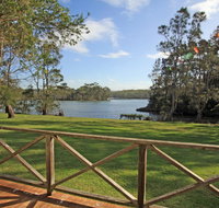 Berrara Lagoon Front Chalet - Tourism Caloundra