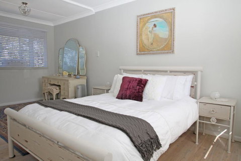 Berrara's Home Away From Home - Tourism Caloundra 1