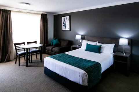 Best Western Plus Ambassador Orange - Tourism Caloundra 0