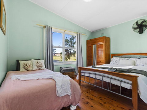 Between 2 Beaches - Comfortable Private Sanctuary - Tourism Caloundra 1
