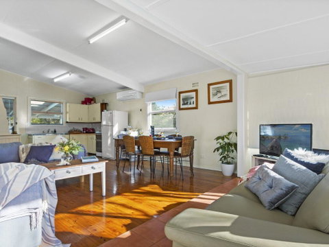 Between 2 Beaches - Comfortable Private Sanctuary - Tourism Caloundra 2