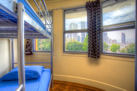Big Bird Backpackers - Tourism Caloundra 1