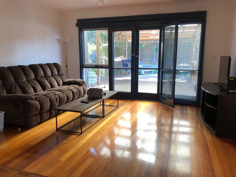 Big Room 12km To City Near Boxhill, Melbourne - Tourism Caloundra 1
