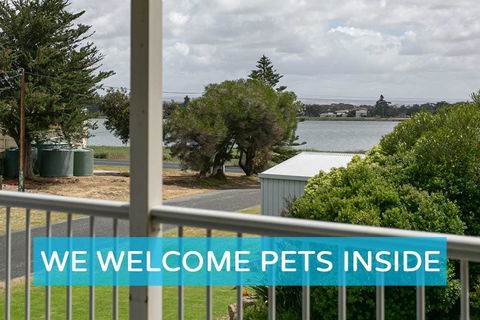 Big Stylish House With River Views, Games Room & WiFI - Tourism Caloundra 0
