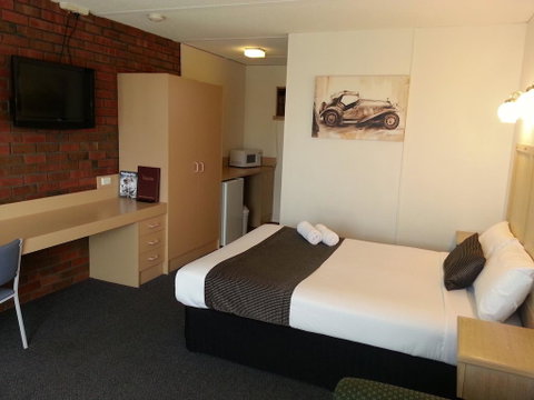 Big Valley Lakeside Paradise Motor Inn - Tourism Caloundra 2
