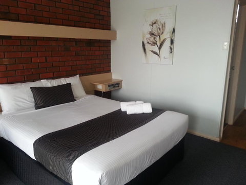 Big Valley Lakeside Paradise Motor Inn - Tourism Caloundra 3
