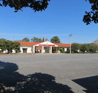 Bishops Lodge Narrandera - Tourism Caloundra