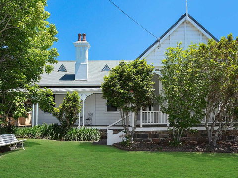 Blake House - Iconic Coastal Homestead - Tourism Caloundra 0