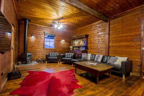 Blaxland's Cottage - Tourism Caloundra 2