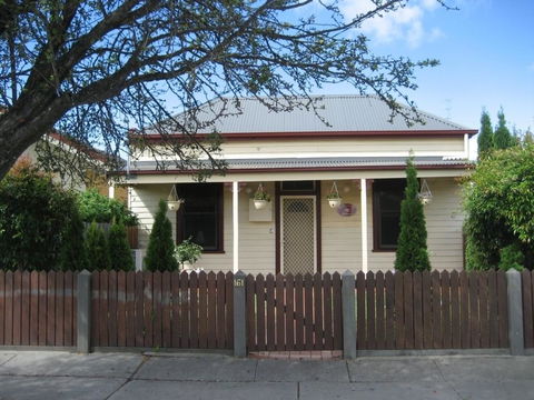 Bloomsbury Cottage - Tourism Caloundra 2