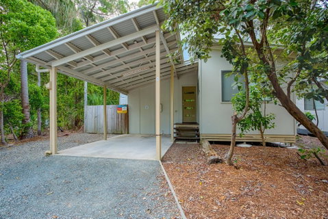 Bluewater 1 - Rainbow Shores, Amazing Location, Easy Walk To Beach, Pool, Aircon, Outdoor Spa - Tourism Caloundra 2