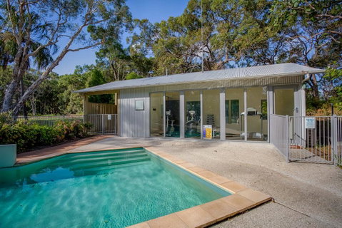 Bluewater 1 - Rainbow Shores, Amazing Location, Easy Walk To Beach, Pool, Aircon, Outdoor Spa - Tourism Caloundra 3