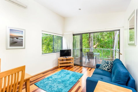 Bluewater 1 - Rainbow Shores, Amazing Location, Easy Walk To Beach, Pool, Aircon, Outdoor Spa - Tourism Caloundra 1
