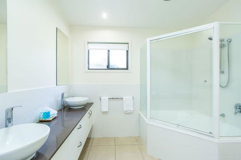 Bluewater 1 Rainbow Shores - Tourism Caloundra 3