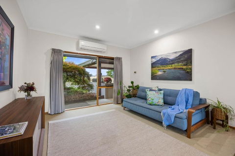 The Nook - Tourism Caloundra 1