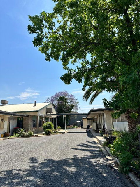 The Shamrock Hotel Balranald - Tourism Caloundra 3