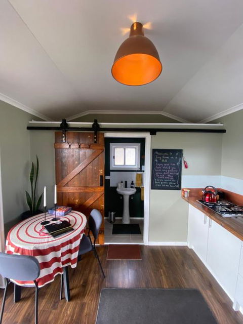 Tiny Home On A Hill - Tourism Caloundra 2