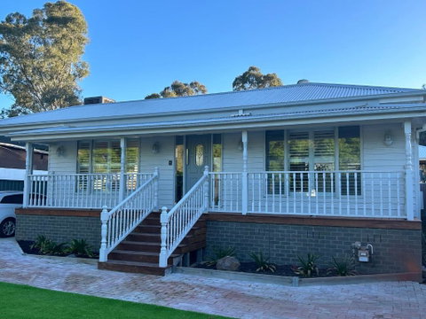 White On Wright - Tourism Caloundra 0