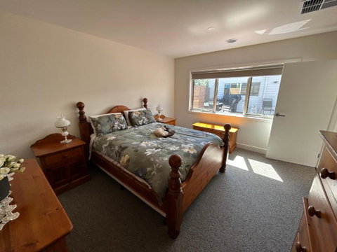 White On Wright - Tourism Caloundra 1