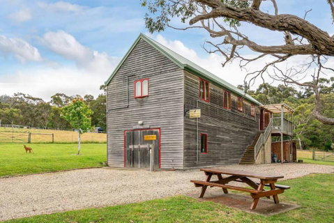 Wine Loft - Cosy Country Retreat With Ocean Views - Tourism Caloundra 0