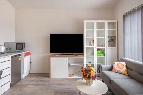 West Swan B&B - Tourism Caloundra 2