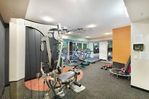 ZEN LUXURY: 2-Story 4-BR Penthouse In Darwin City With Mindal Markets & Harbour Views - Tourism Caloundra 1