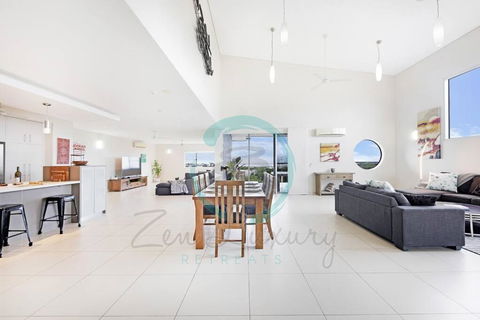 ZEN LUXURY: 2-Story 4-BR Penthouse In Darwin City With Mindal Markets & Harbour Views - Tourism Caloundra 3