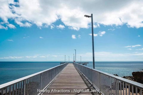 ZEN FORESHORE: 3-BR Nightcliff Foreshore-Front Apt - Tourism Caloundra 3