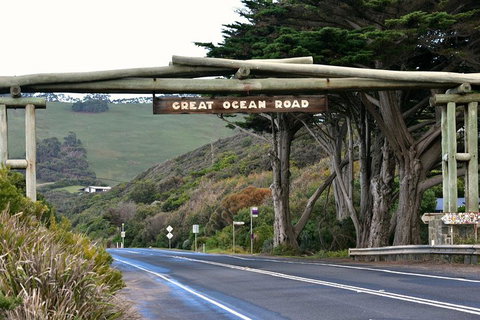 Small-Group Great Ocean Road And Twelve Apostles Full-Day Tour - Tourism Caloundra 0