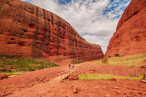 Kata Tjuta Sunrise And Valley Of The Winds Half-Day Trip - Tourism Caloundra 3
