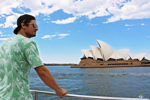Sydney Harbour Hop-on Hop-off Cruise - Tourism Caloundra 3