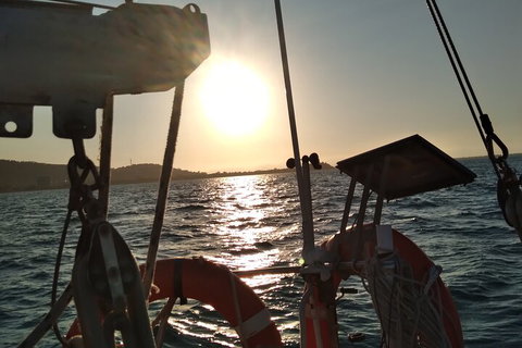 Townsville Private Hire Sunset Sail Sailing Cruise Boat Tour Charter Experience - Tourism Caloundra 4