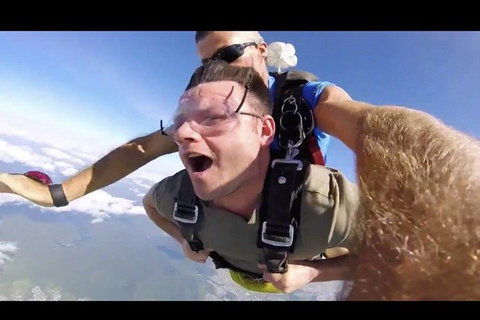 Reef And Rainforest Tandem Sky Dive In Cairns - Tourism Caloundra 1