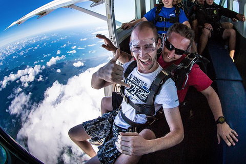 Reef And Rainforest Tandem Sky Dive In Cairns - Tourism Caloundra 2