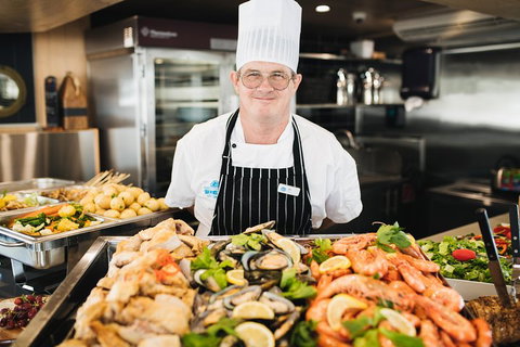 Dinner Buffet Cruise On The Gold Coast - Tourism Caloundra 4